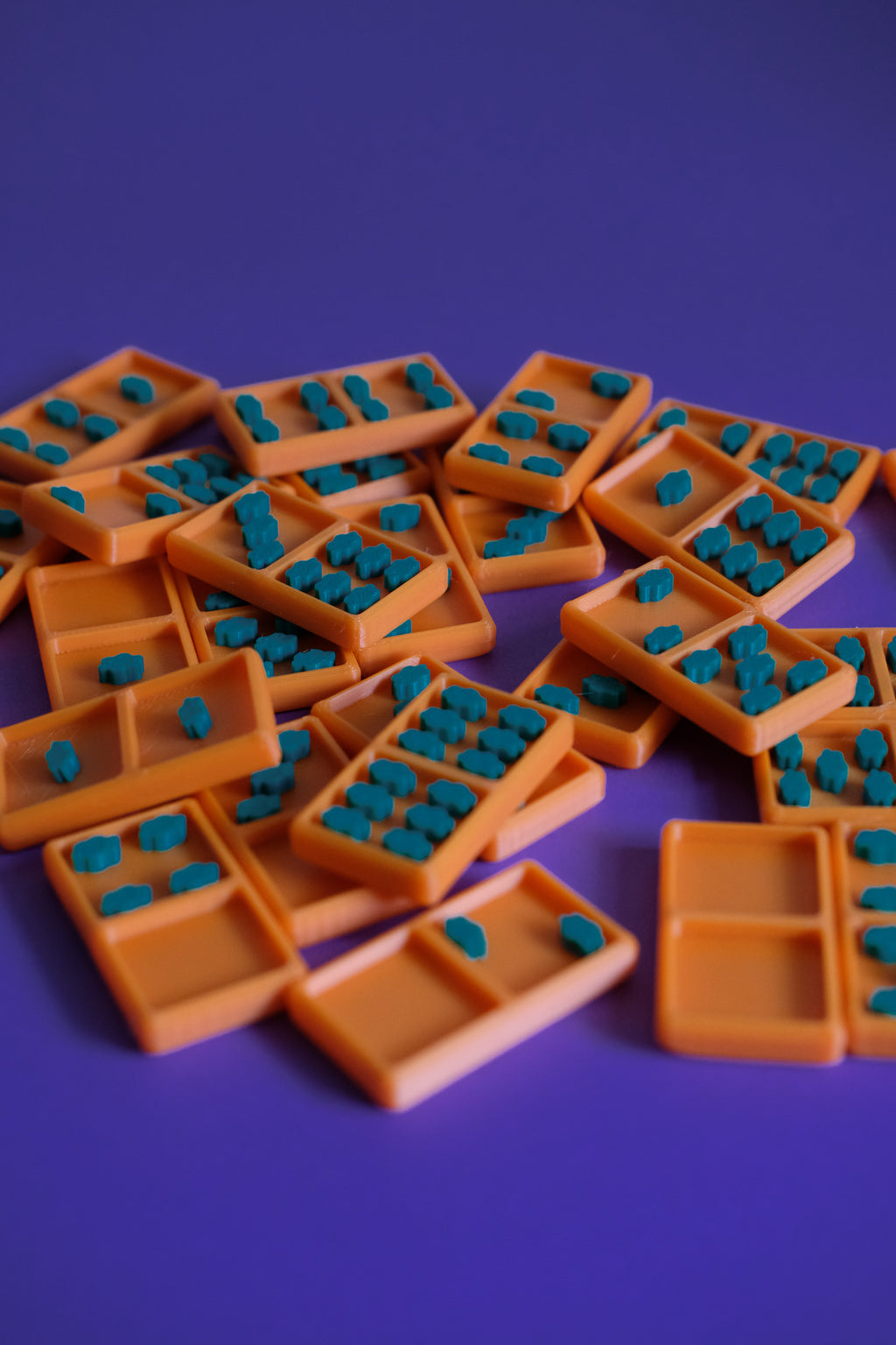 Kiki Dominoes (Orange - Dark Green)