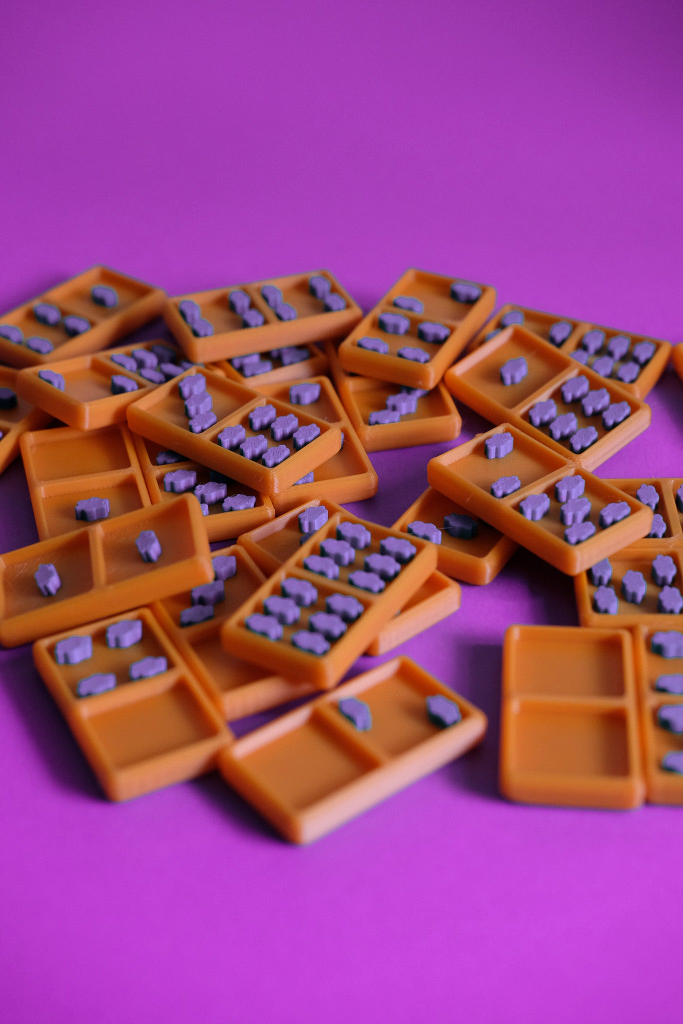 Kiki Dominoes (Orange - Purple)