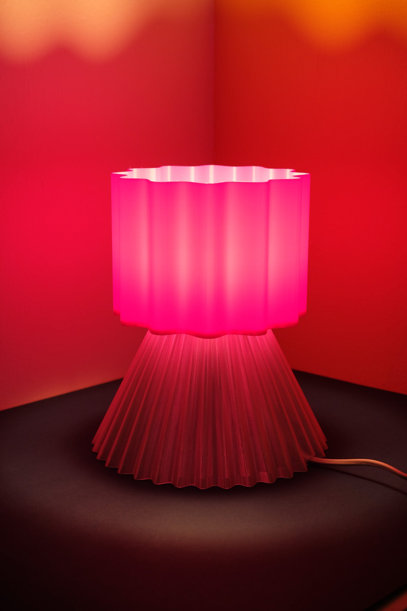 LOOMA - DRESS Tablelamp (Pink - Transparent)